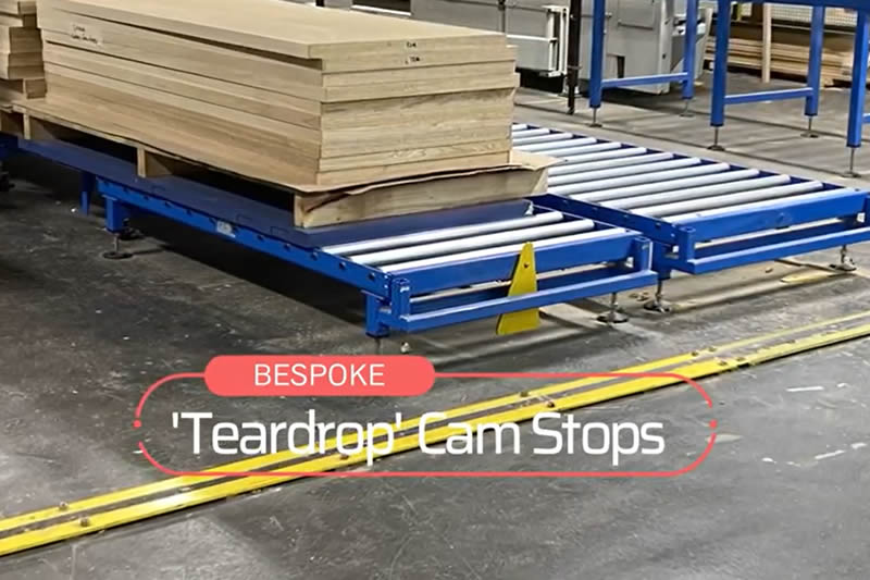 Schwerkraftrollenbahnsystem für Stapel von Holzplatten